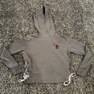 VS Pink Detroit Tiger Shirt